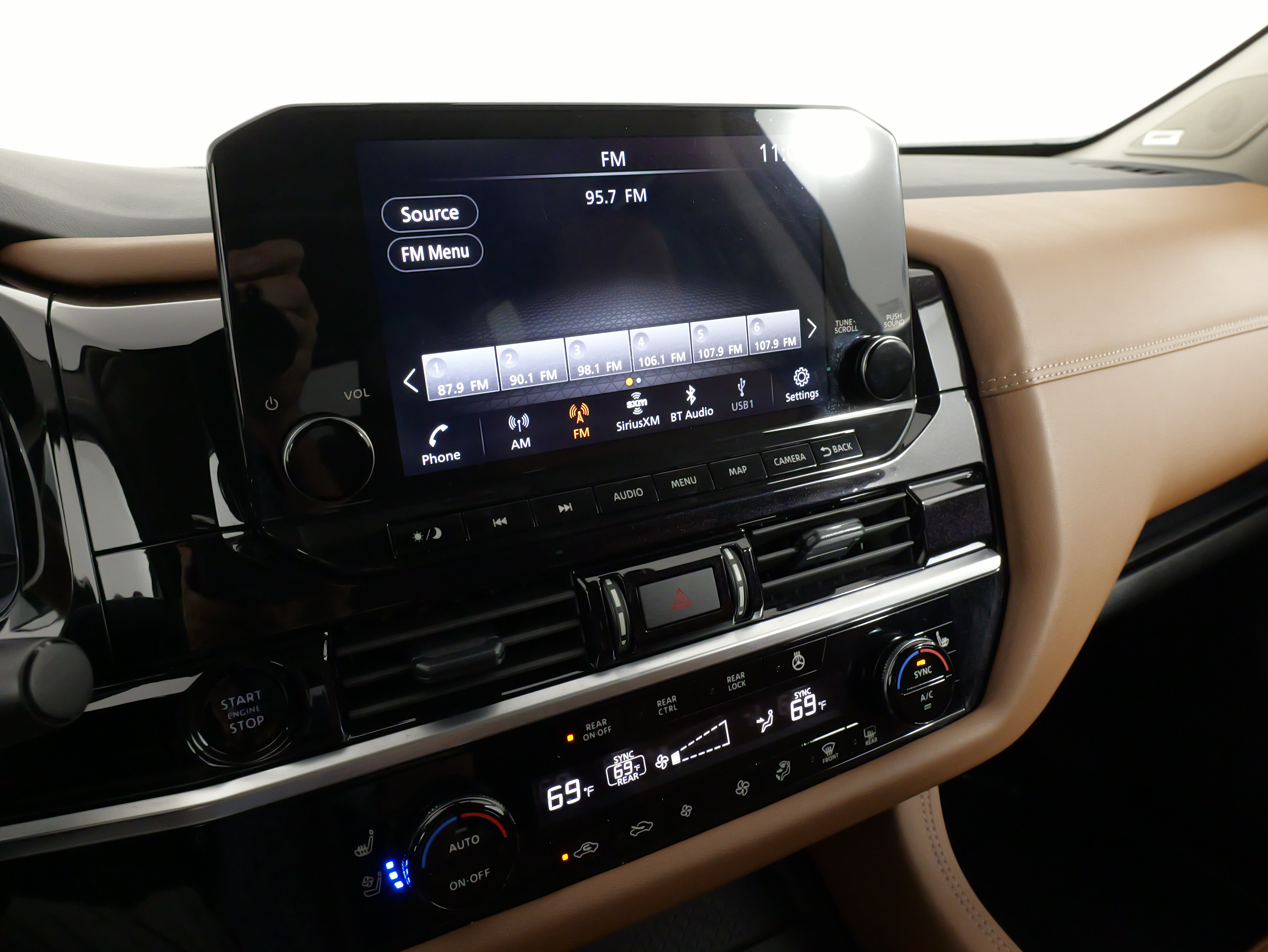 Used 2025 Nissan Pathfinder Platinum AWD/4WD image 51