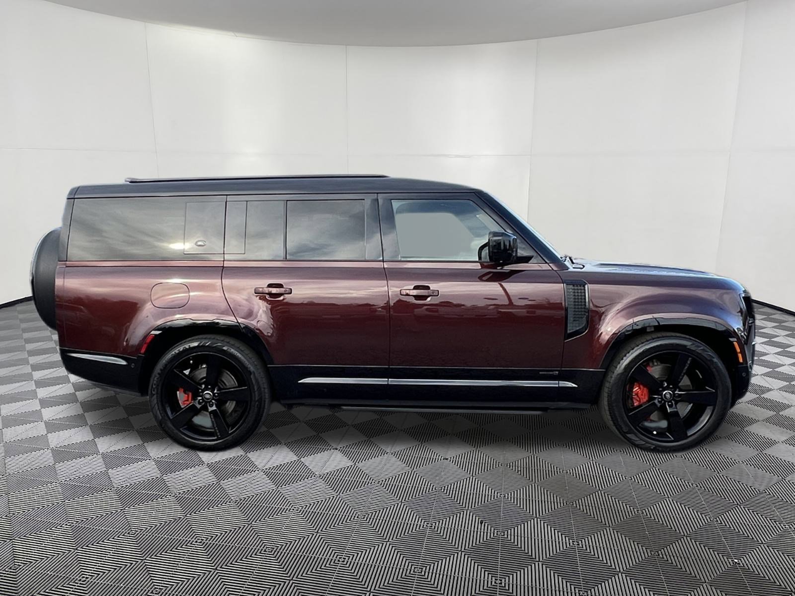 Used 2023 Land Rover Defender 130 X image 7