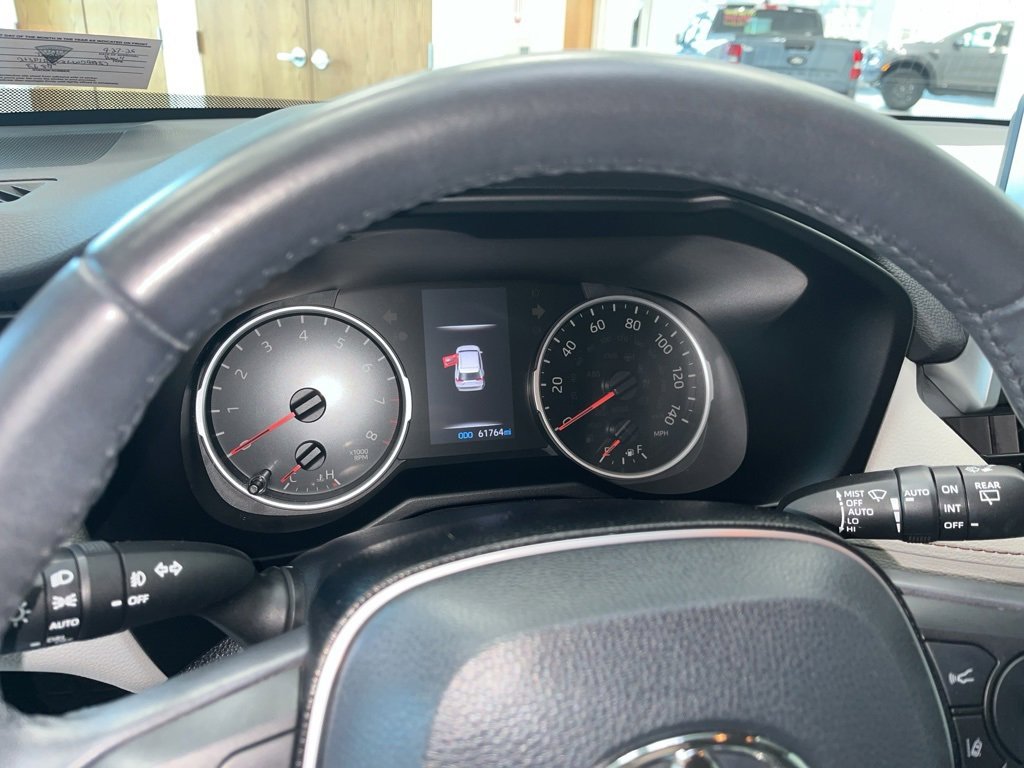 Used 2020 Toyota RAV4 XLE image 2