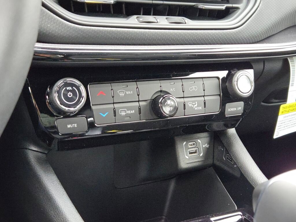 New 2026 Jeep Compass Latitude image 25