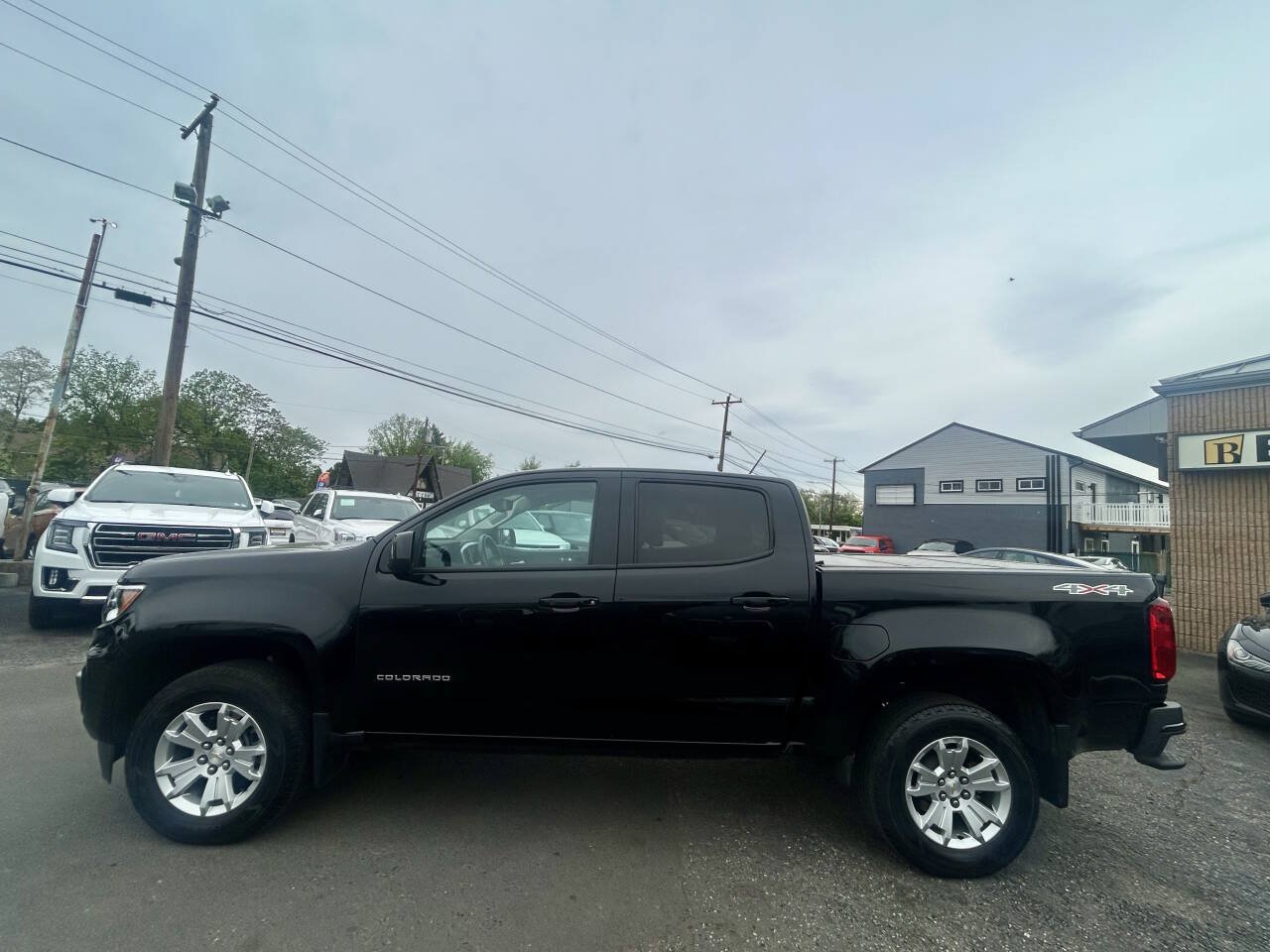 Used 2022 Chevrolet Colorado LT w/ LT Convenience Package AWD/4WD image 3