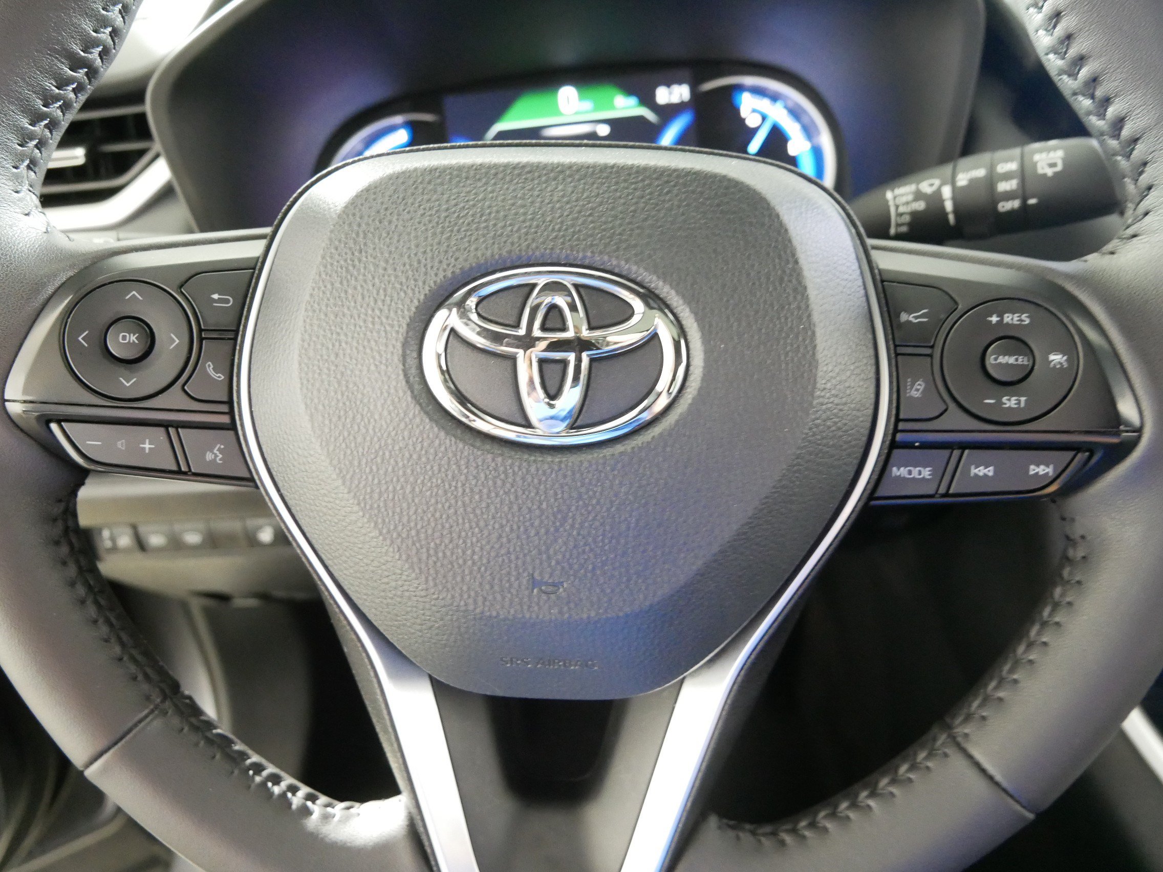 Used 2025 Toyota RAV4 XSE w/ Weather Package AWD/4WD image 25