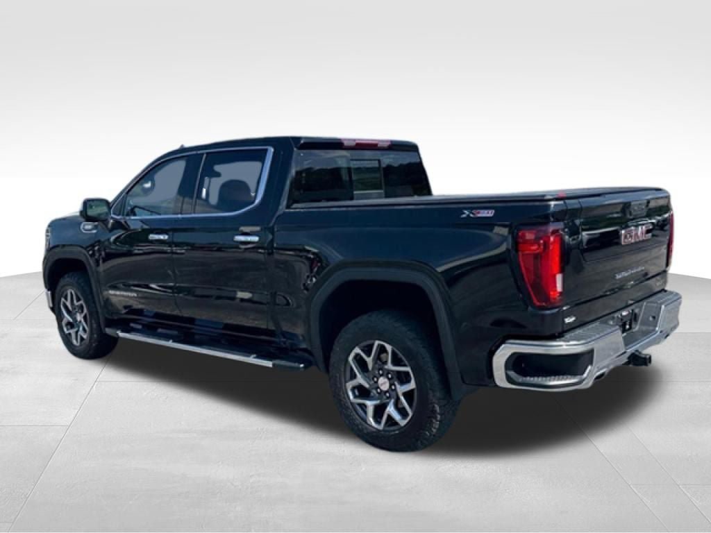 Used 2023 GMC Sierra 1500 SLT w/ SLT Premium Package AWD/4WD image 5