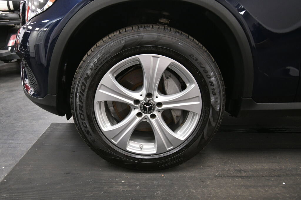 Used 2018 Mercedes-Benz GLC 300 4MATIC image 35
