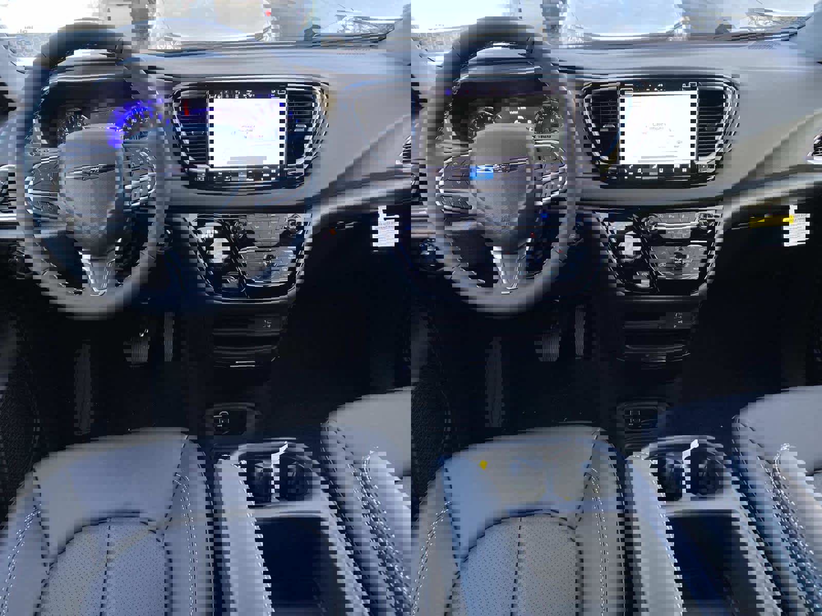 New 2026 Chrysler Voyager LX image 9