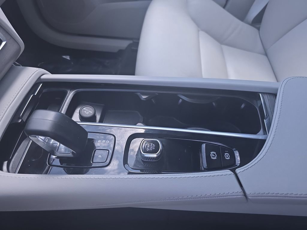 Used 2023 Volvo XC90 B6 Plus w/ Protection Package AWD/4WD image 29