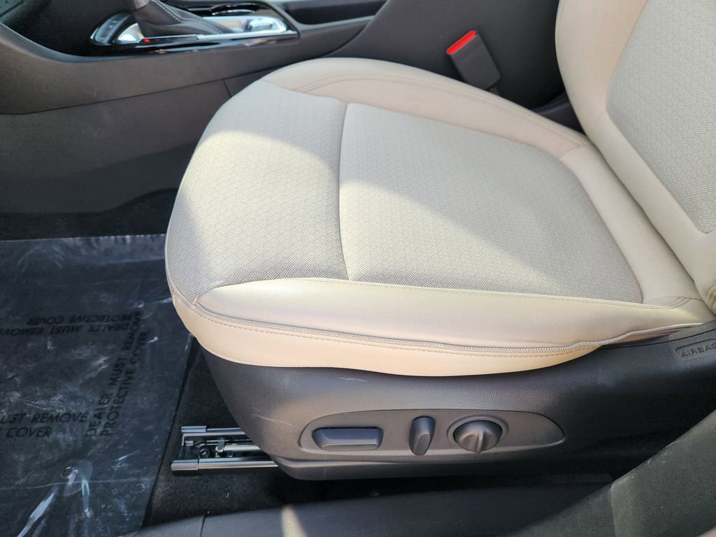 Used 2023 Buick Encore GX Select image 25