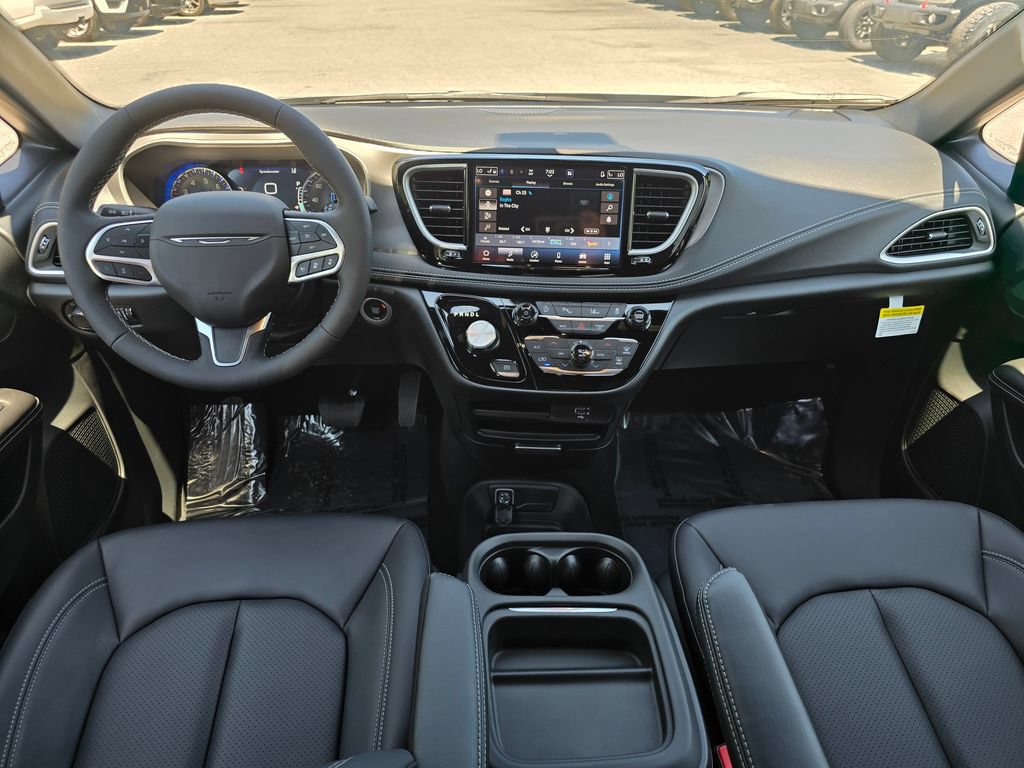 New 2027 Chrysler Pacifica Select FWD image 5