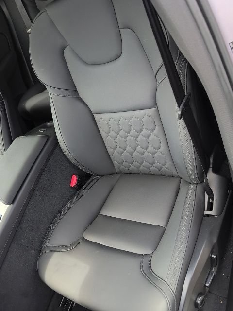Used 2026 Volvo XC60 B5 Plus AWD/4WD image 21