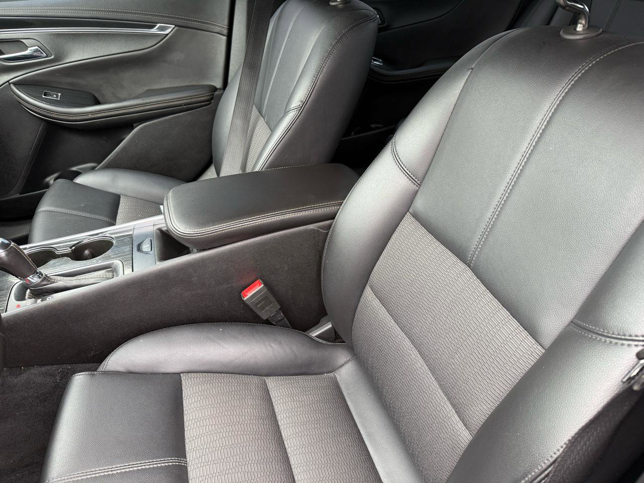 Used 2020 Chevrolet Impala LT FWD image 11