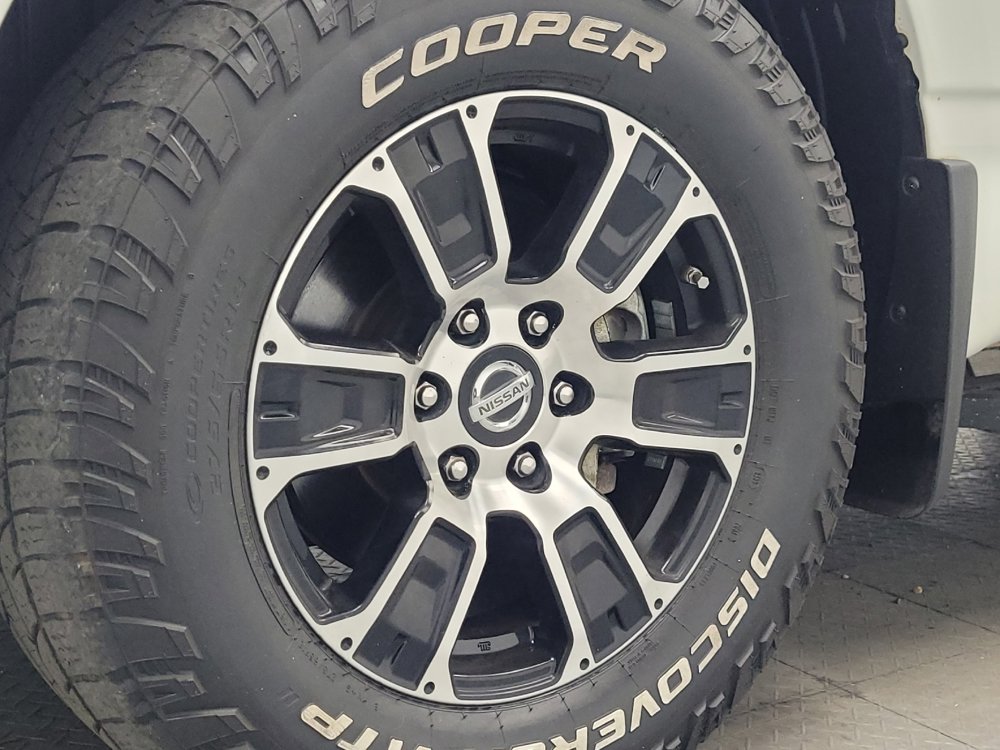 Used 2021 Nissan Titan SV w/ SV Convenience Package RWD image 31