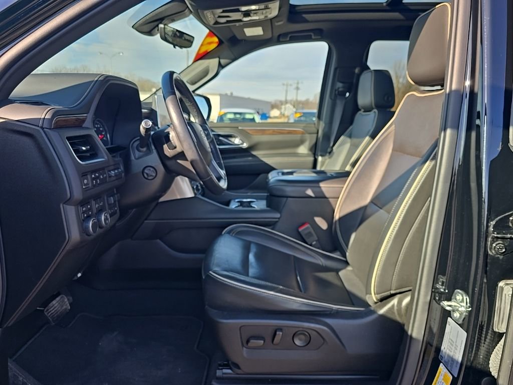 Used 2021 Chevrolet Tahoe Premier w/ Premium Package image 17