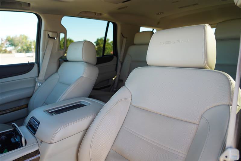 Used 2015 GMC Yukon Denali w/ Premium Package AWD/4WD image 56