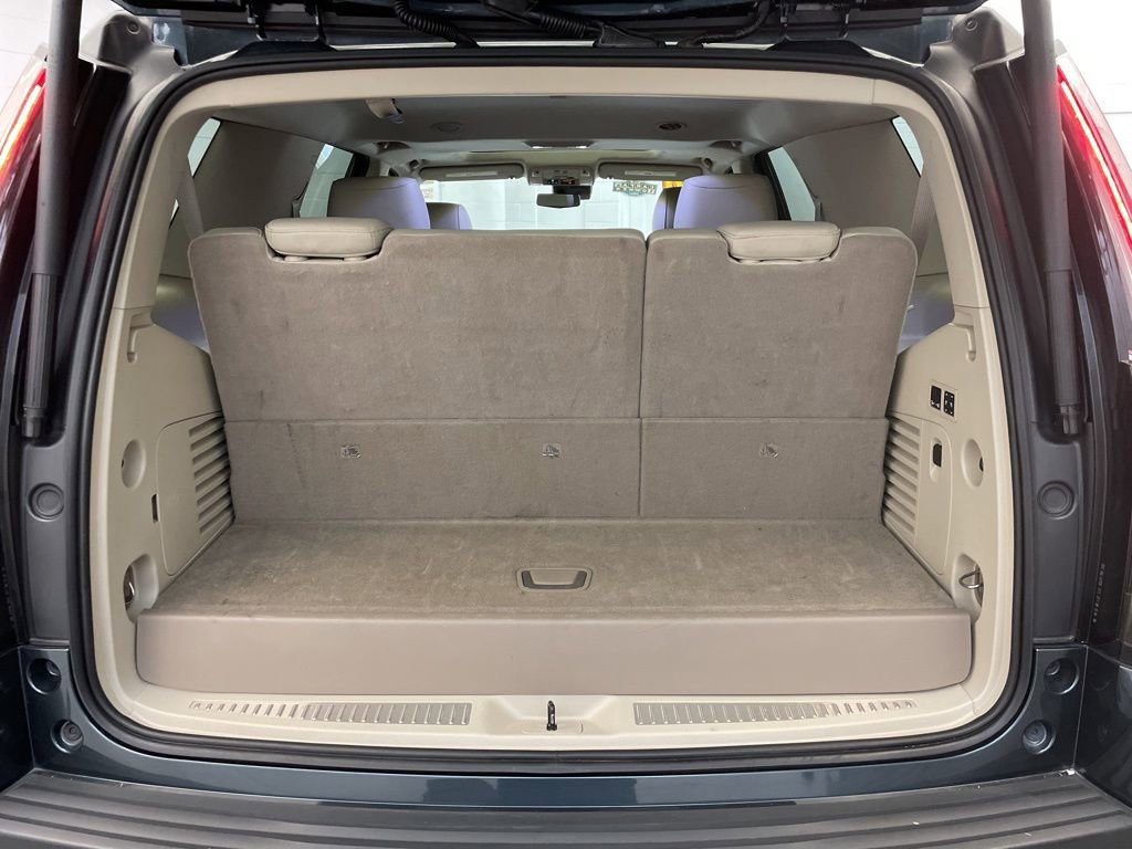 Used 2020 Cadillac Escalade Luxury w/ LPO, Radiant Package AWD/4WD image 24