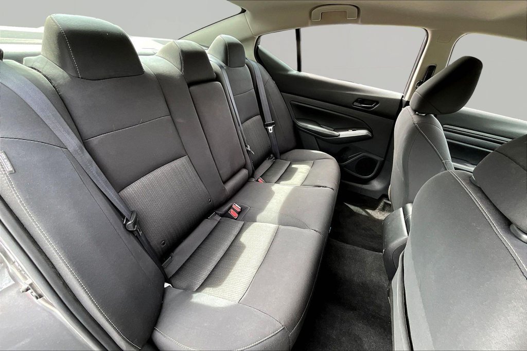Used 2025 Nissan Altima 2.5 SV FWD image 25