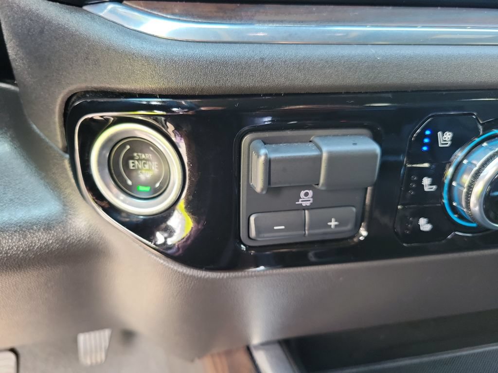 Used 2023 GMC Sierra 1500 SLT w/ SLT Premium Package AWD/4WD image 31