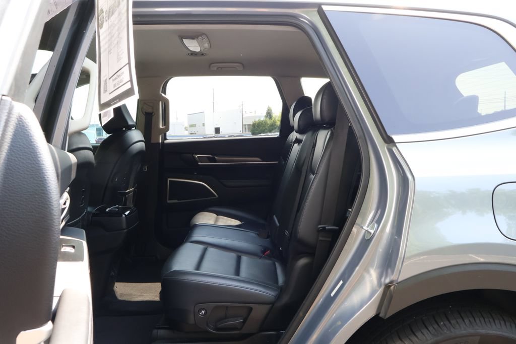 Used 2020 Kia Telluride LX AWD/4WD image 41