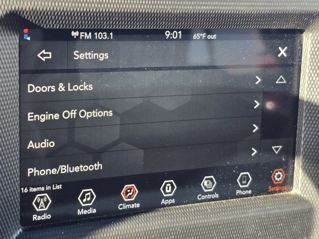 Used 2023 Jeep Wrangler Sport S image 6