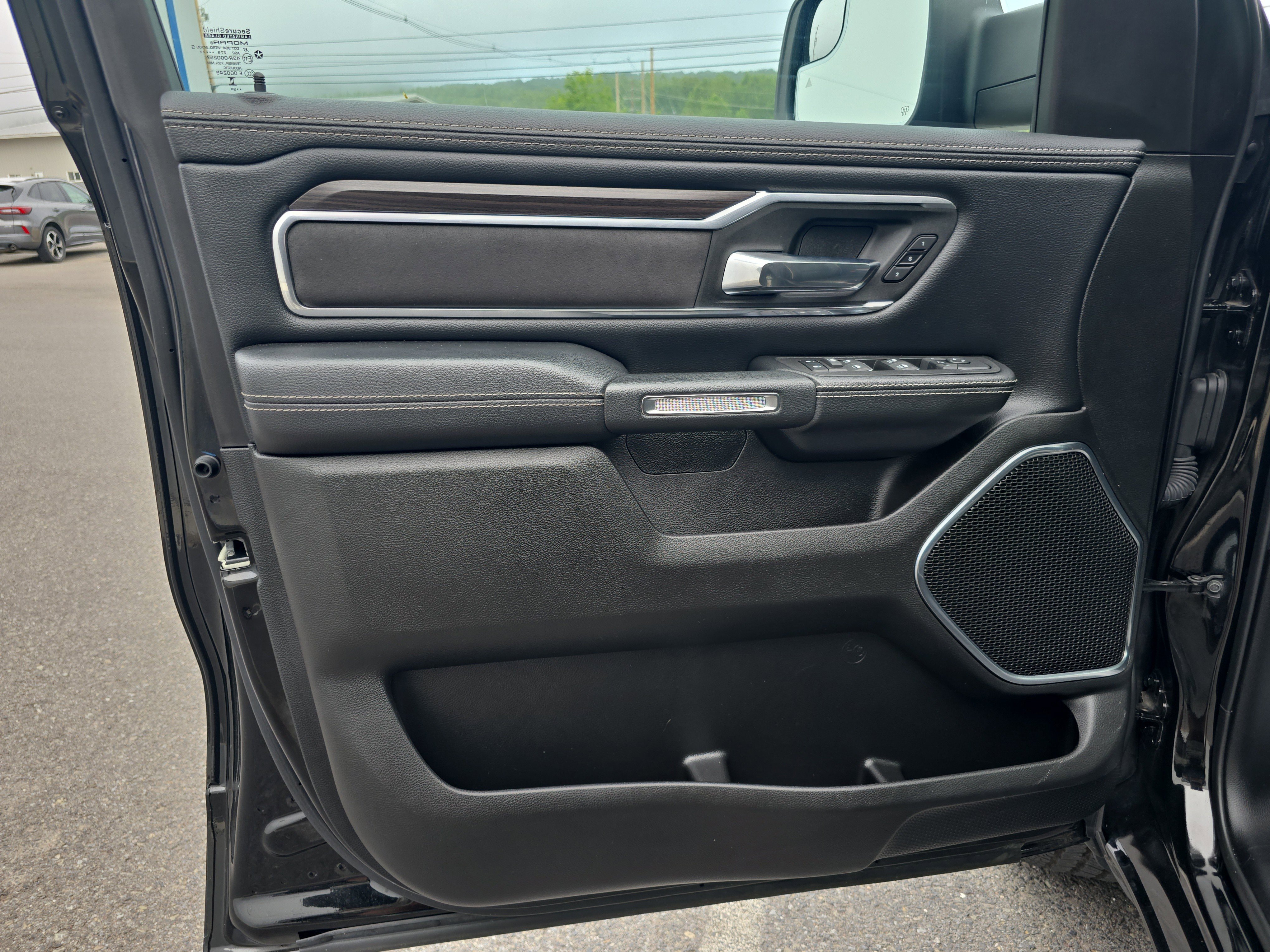 Used 2025 RAM 1500 Laramie image 17