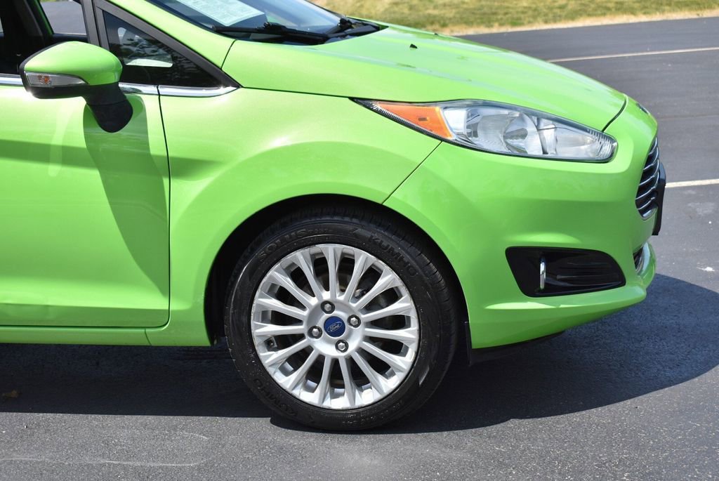 Used 2015 Ford Fiesta Titanium FWD image 3