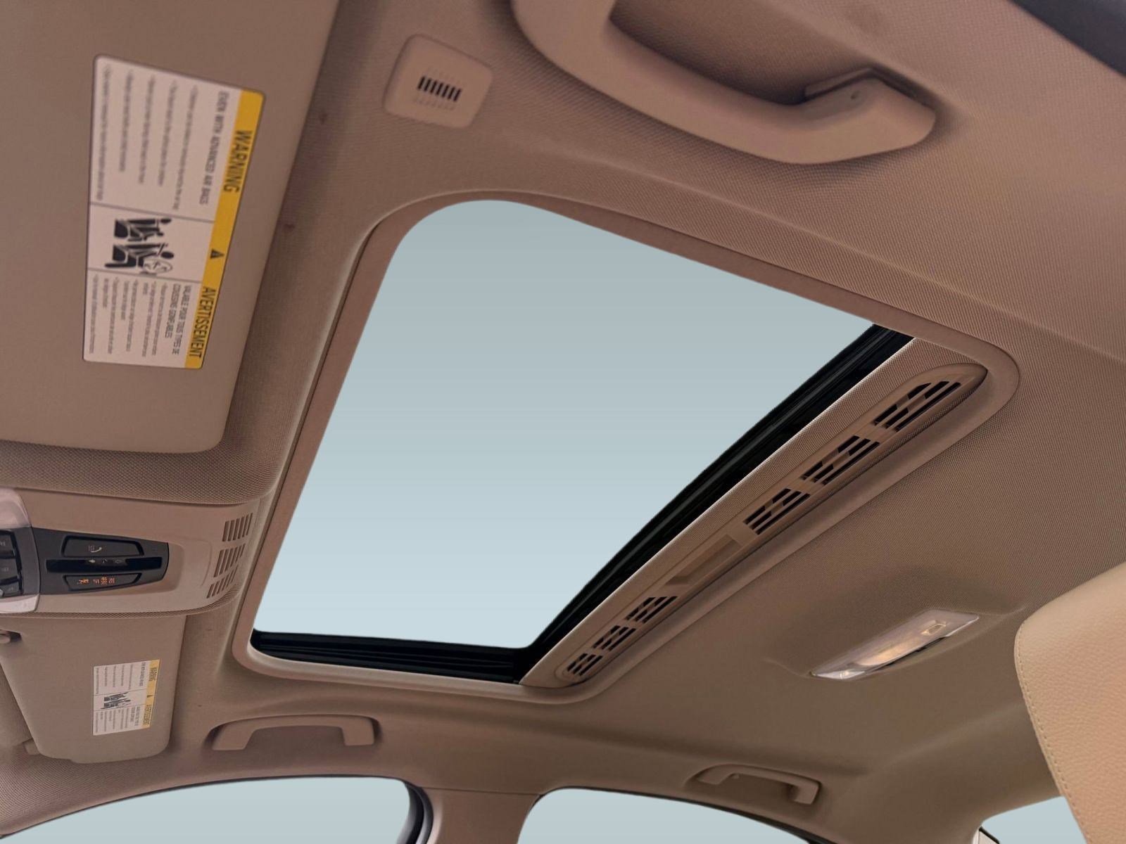 Used 2017 BMW 320i Sedan image 14