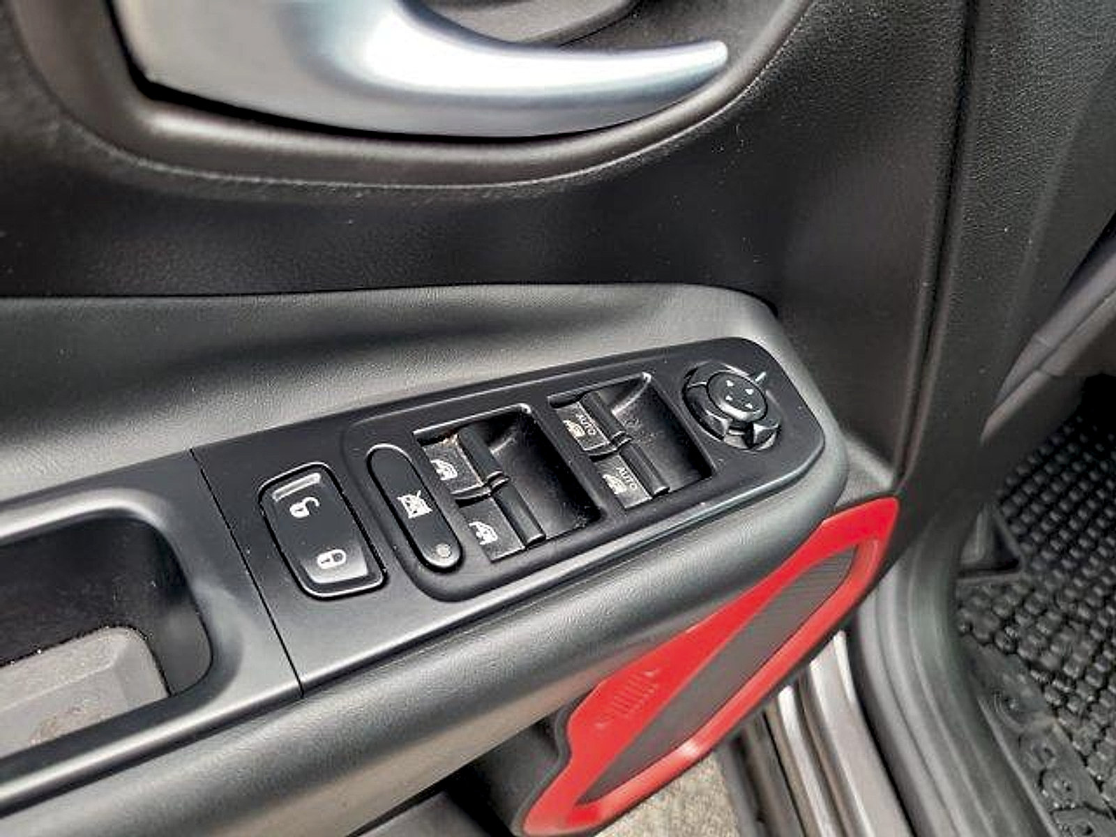 Certified 2017 Jeep Renegade Trailhawk AWD/4WD image 22