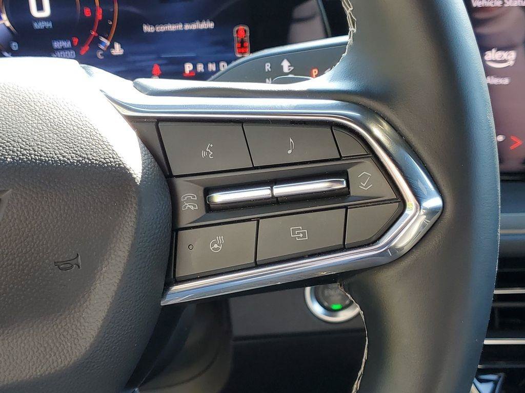 Used 2025 Chevrolet Traverse LT FWD image 15