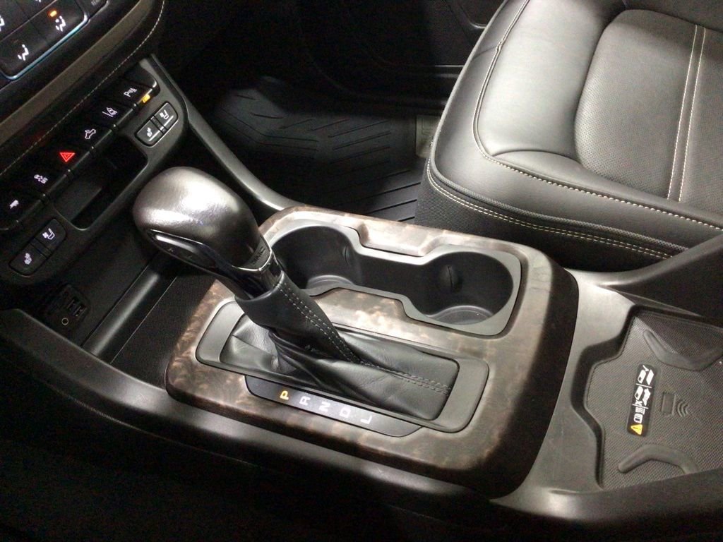 Used 2022 GMC Canyon Denali image 16