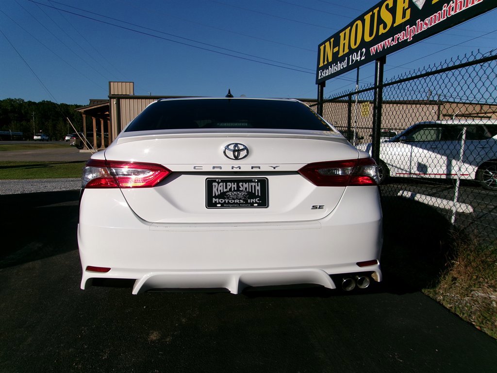 Used 2020 Toyota Camry SE image 10