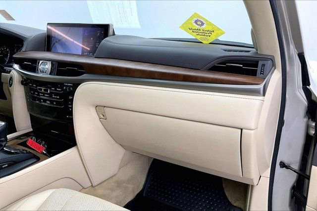 Used 2019 Lexus LX 570 4WD w/ Luxury Package image 16