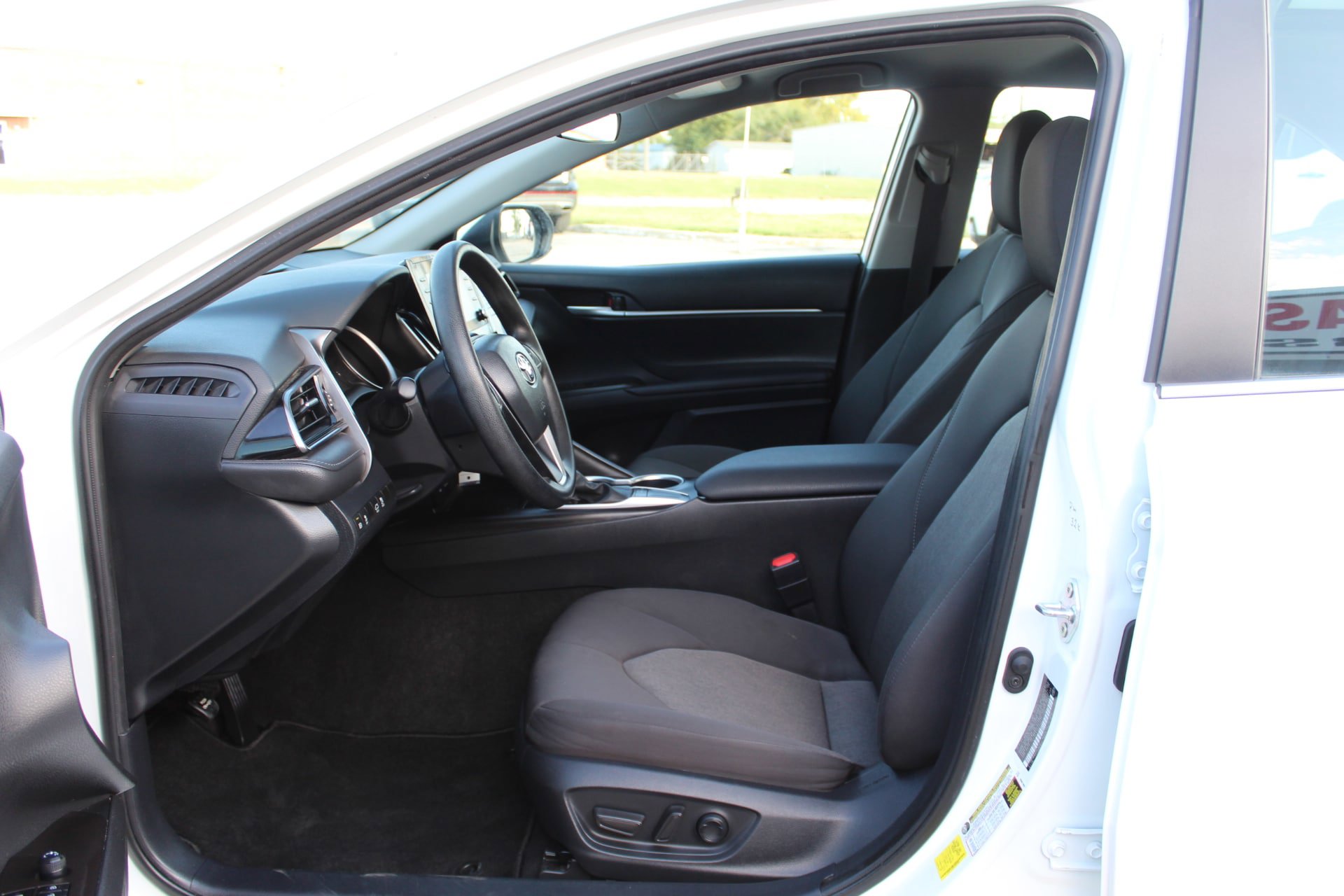 Used 2024 Toyota Camry LE image 25