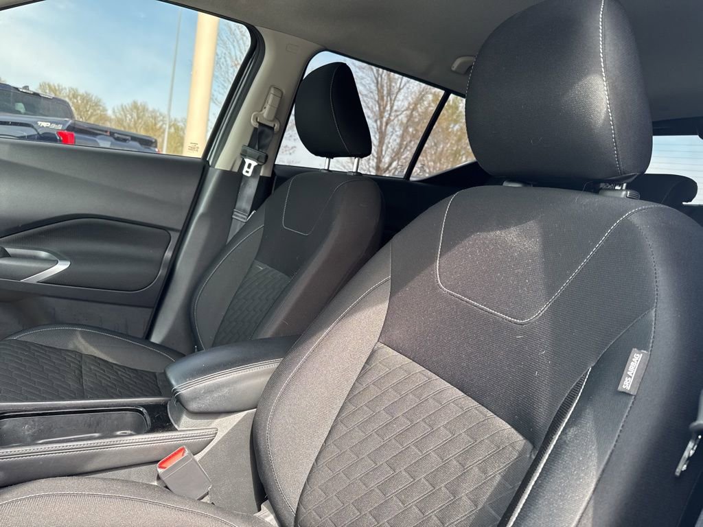 Used 2023 Nissan Kicks SV FWD image 9