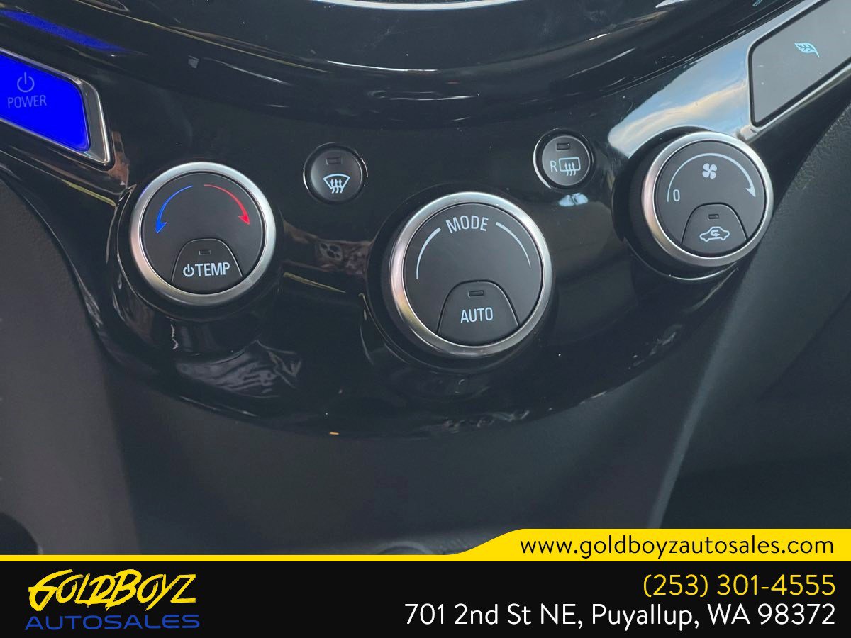Used 2015 Chevrolet Spark LT image 34