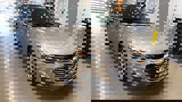 Used 2024 Chevrolet Malibu LT image 3