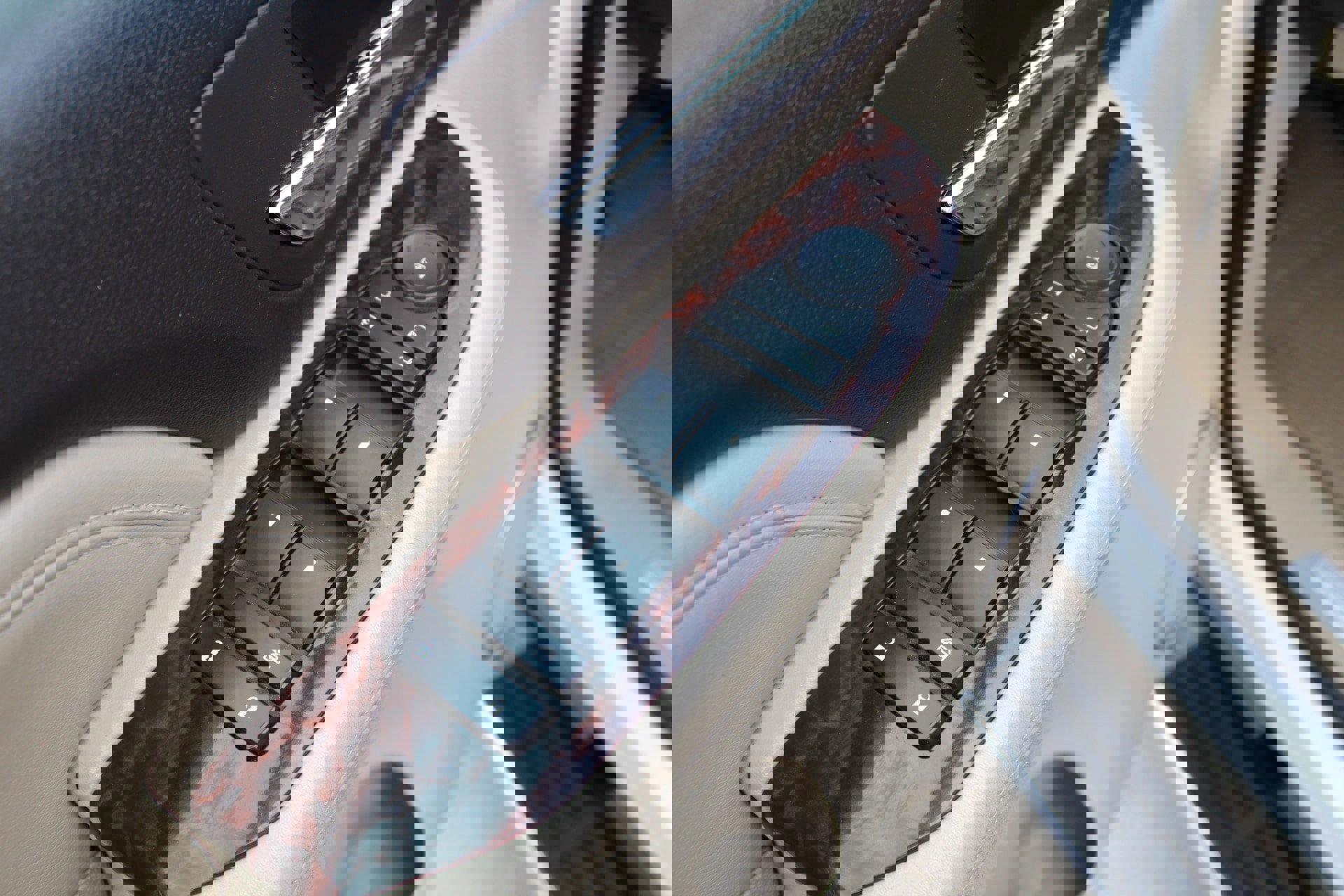 Used 2007 GMC Yukon Denali image 35