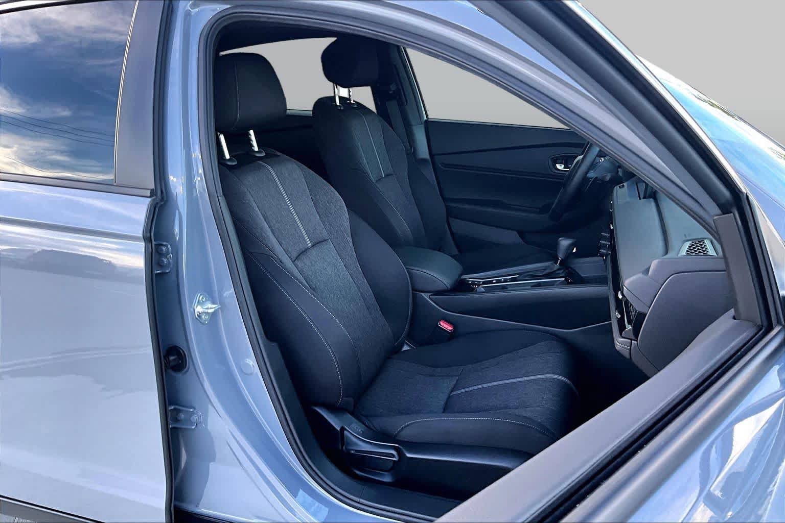 Used 2025 Honda Accord Sport image 9