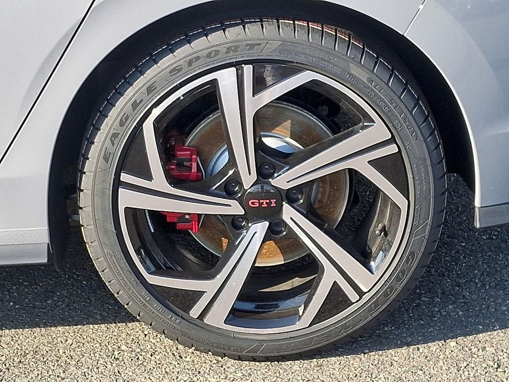 New 2026 Volkswagen GTI SE FWD image 5