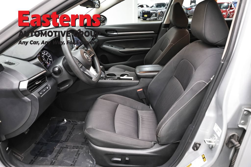 Used 2022 Nissan Altima 2.5 SV FWD image 14