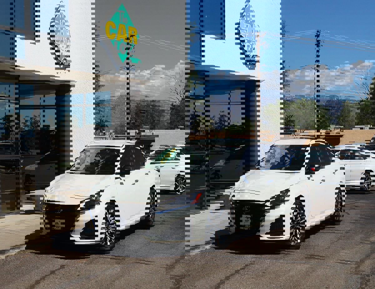 Used 2024 Nissan Altima 2.5 SV image 2