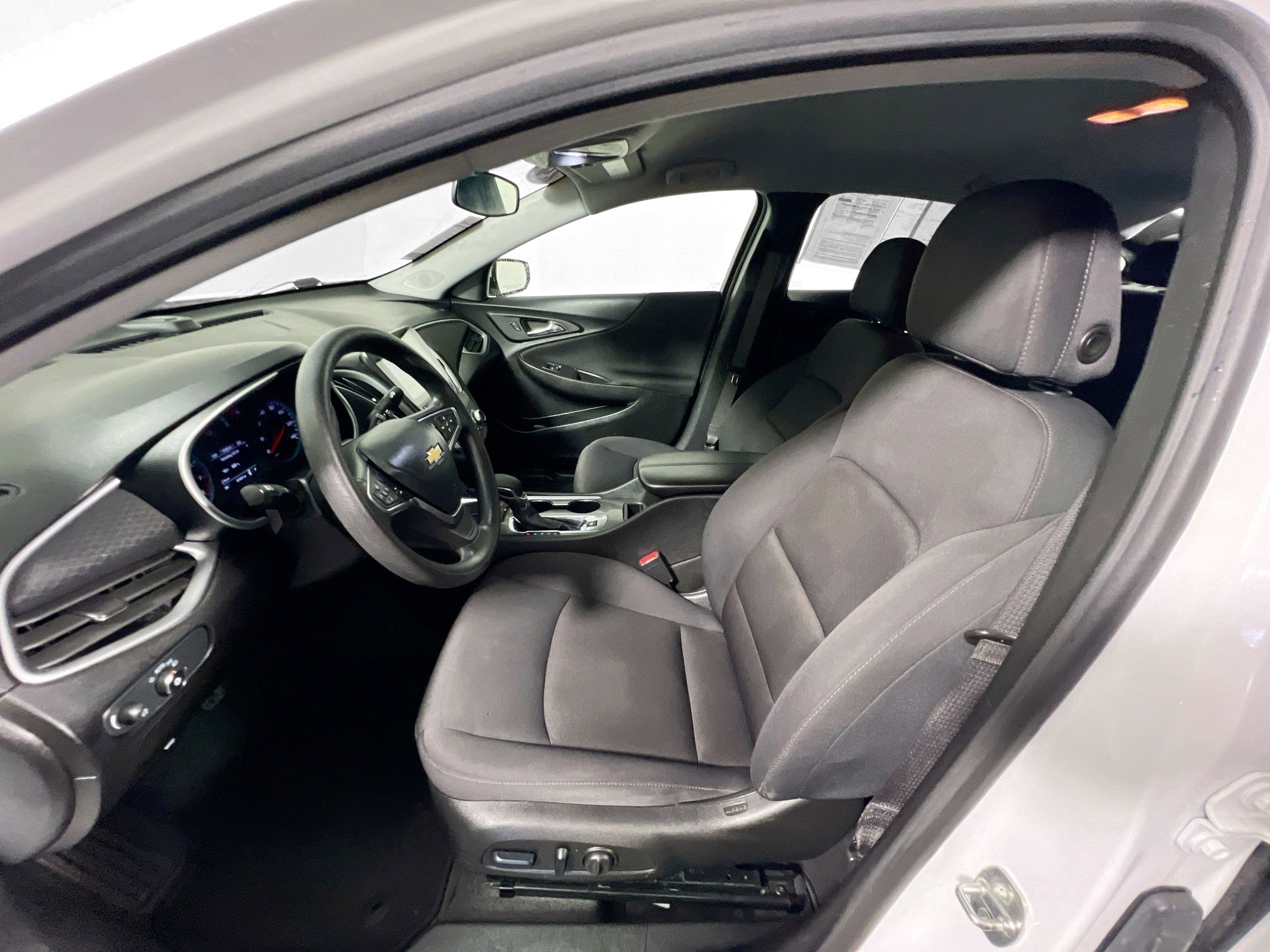 Used 2024 Chevrolet Malibu LT image 14