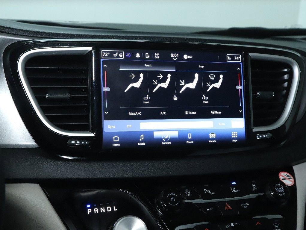 Used 2024 Chrysler Pacifica Touring-L image 25