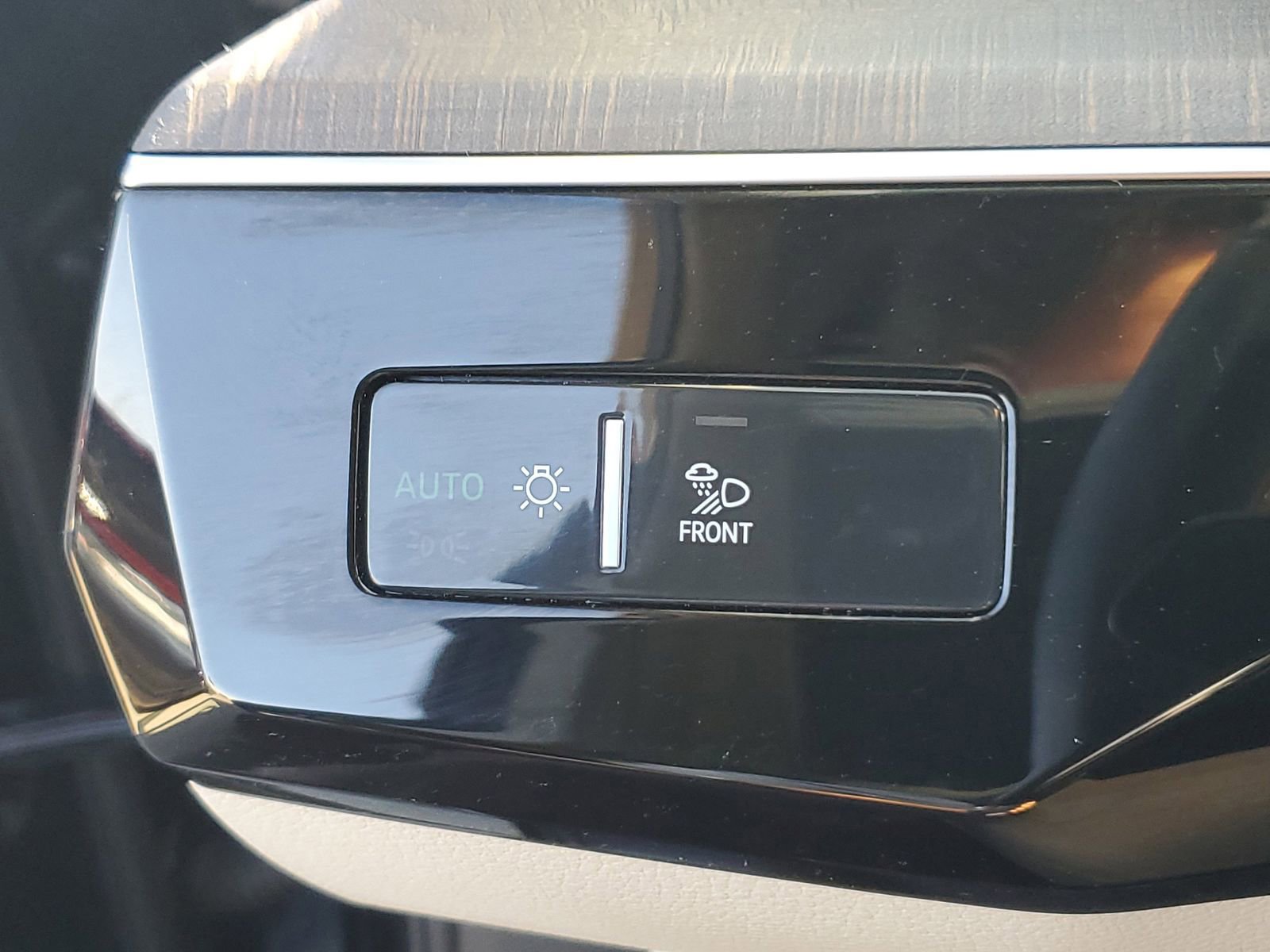 Used 2024 Audi Q8 e-tron Premium Plus w/ Premium Plus Package image 24