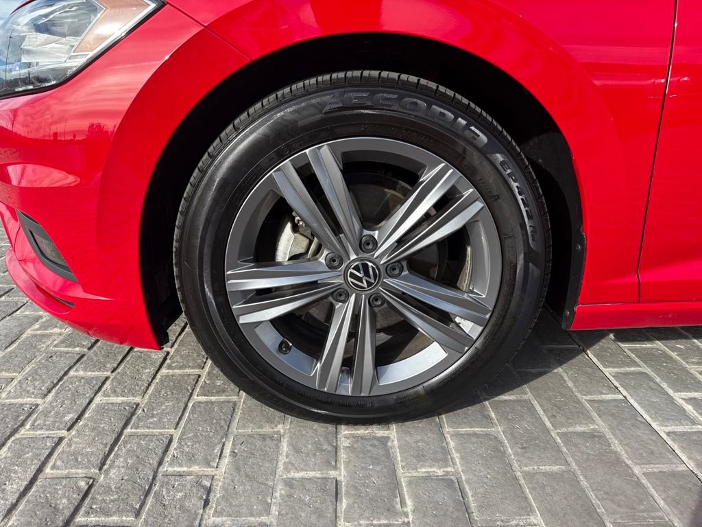 Certified 2021 Volkswagen Jetta R-Line image 32