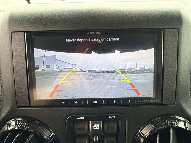 Used 2015 Jeep Wrangler Unlimited Sahara image 19