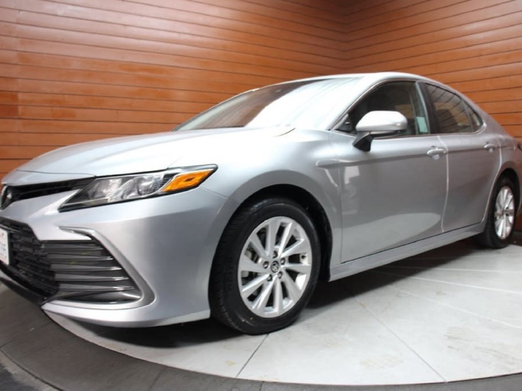 Used 2024 Toyota Camry LE FWD image 30