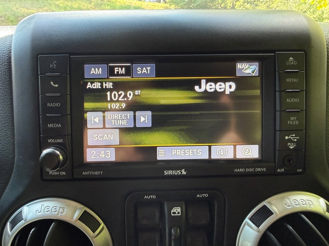 Used 2017 Jeep Wrangler Unlimited Rubicon AWD/4WD image 20
