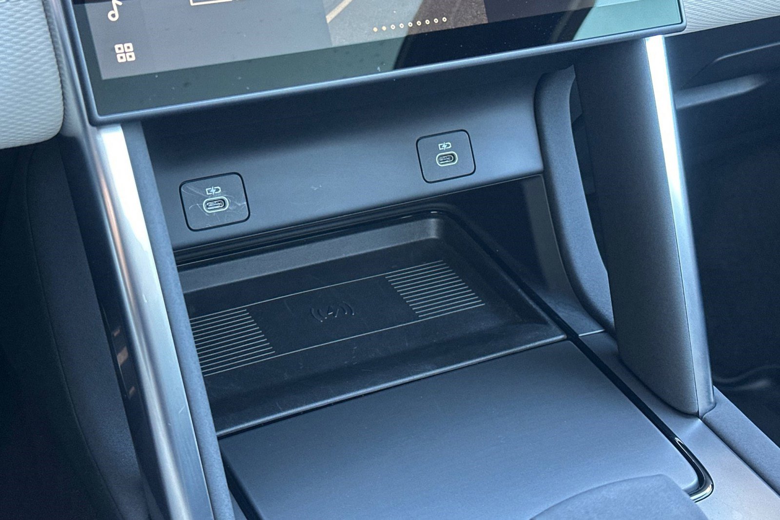 Certified 2025 Land Rover Discovery Sport Dynamic SE image 23