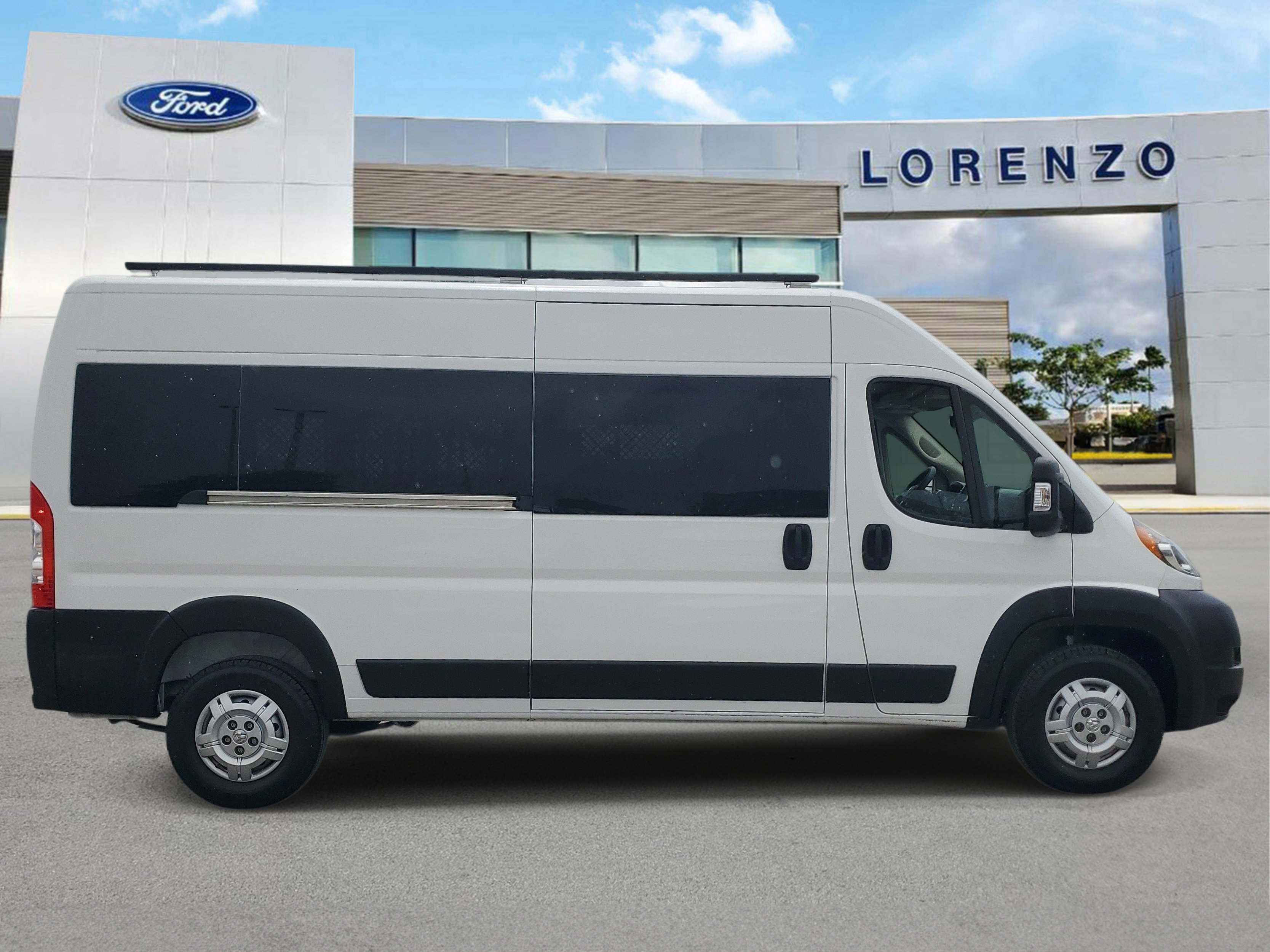 Used 2022 RAM ProMaster 2500 w/ Convenience Group FWD image 4