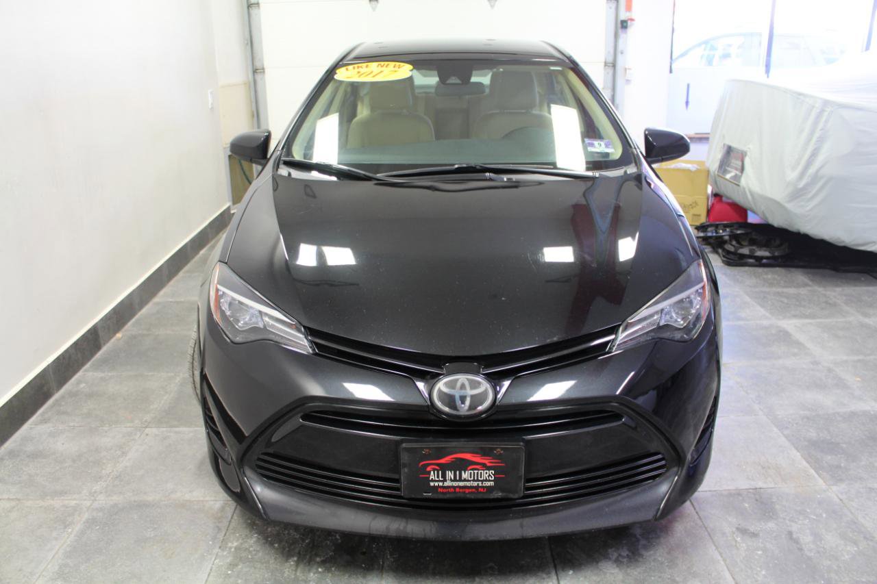 Used 2017 Toyota Corolla LE image 2