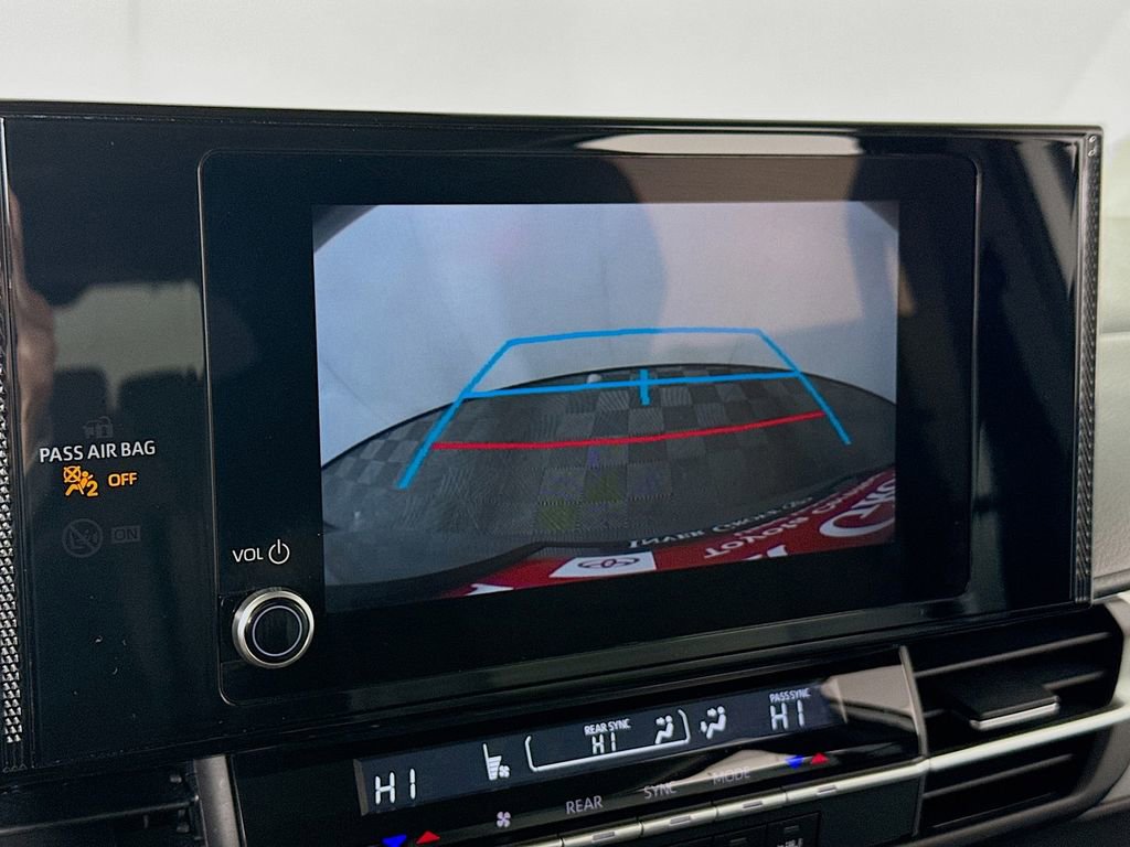 Certified 2025 Toyota Sienna LE image 16